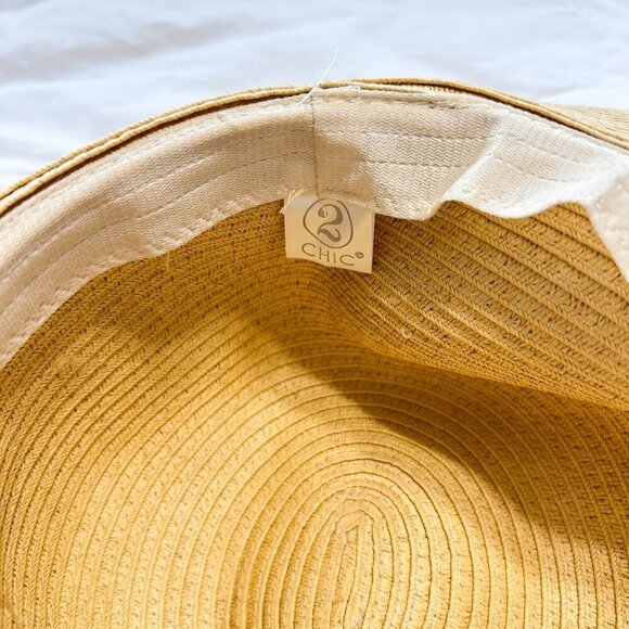 NWOT 2 Chic Wide Brim Straw Sun Beach Hat “Do Not Disturb” Tan Black Trim - Picture 5 of 5